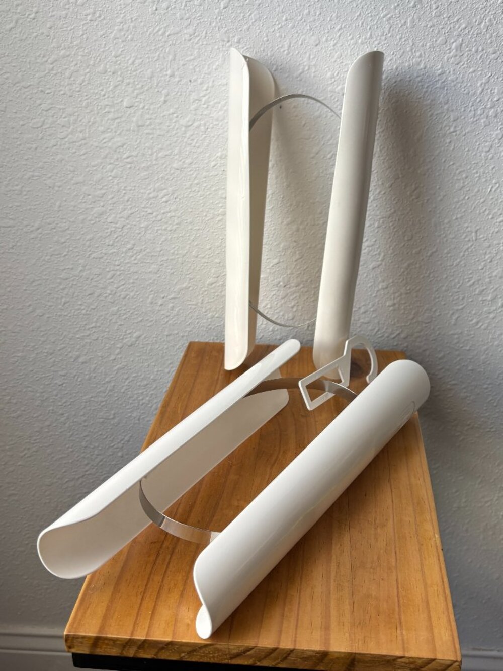 AUSTIN-ABBOTT boot shapers hanging closet organizers flexible plastic pair 12.5i